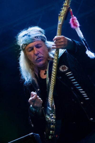 Uli Roth playing guitar