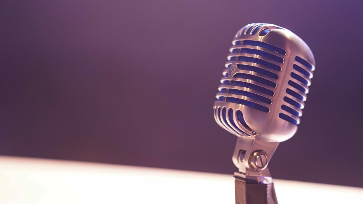 condenser microphone student voice concept