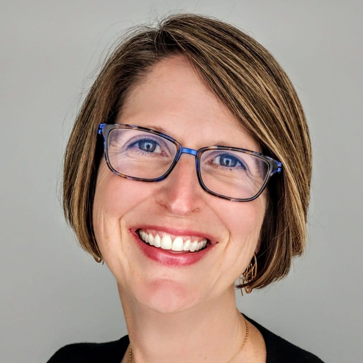 Tami Draves headshot