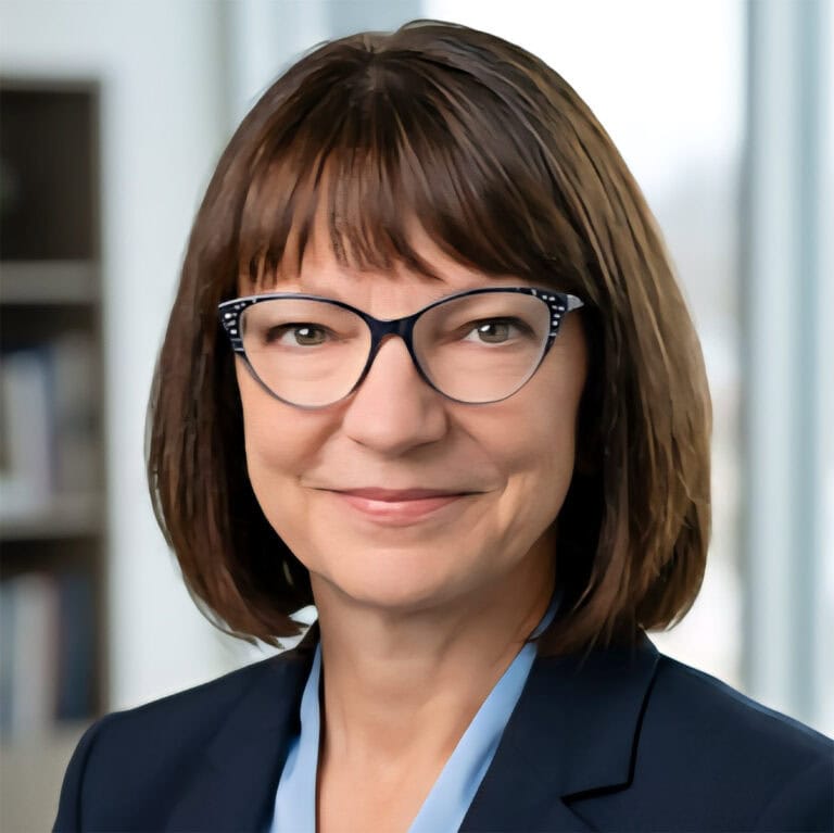 Heidi Welch Headshot
