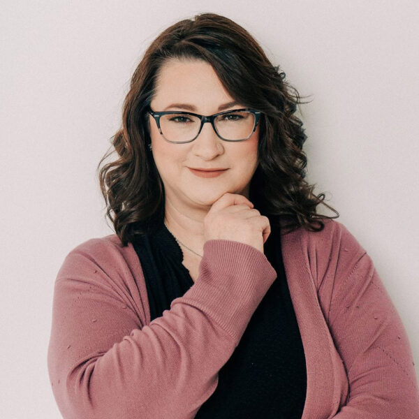 Shelly Cole headshot