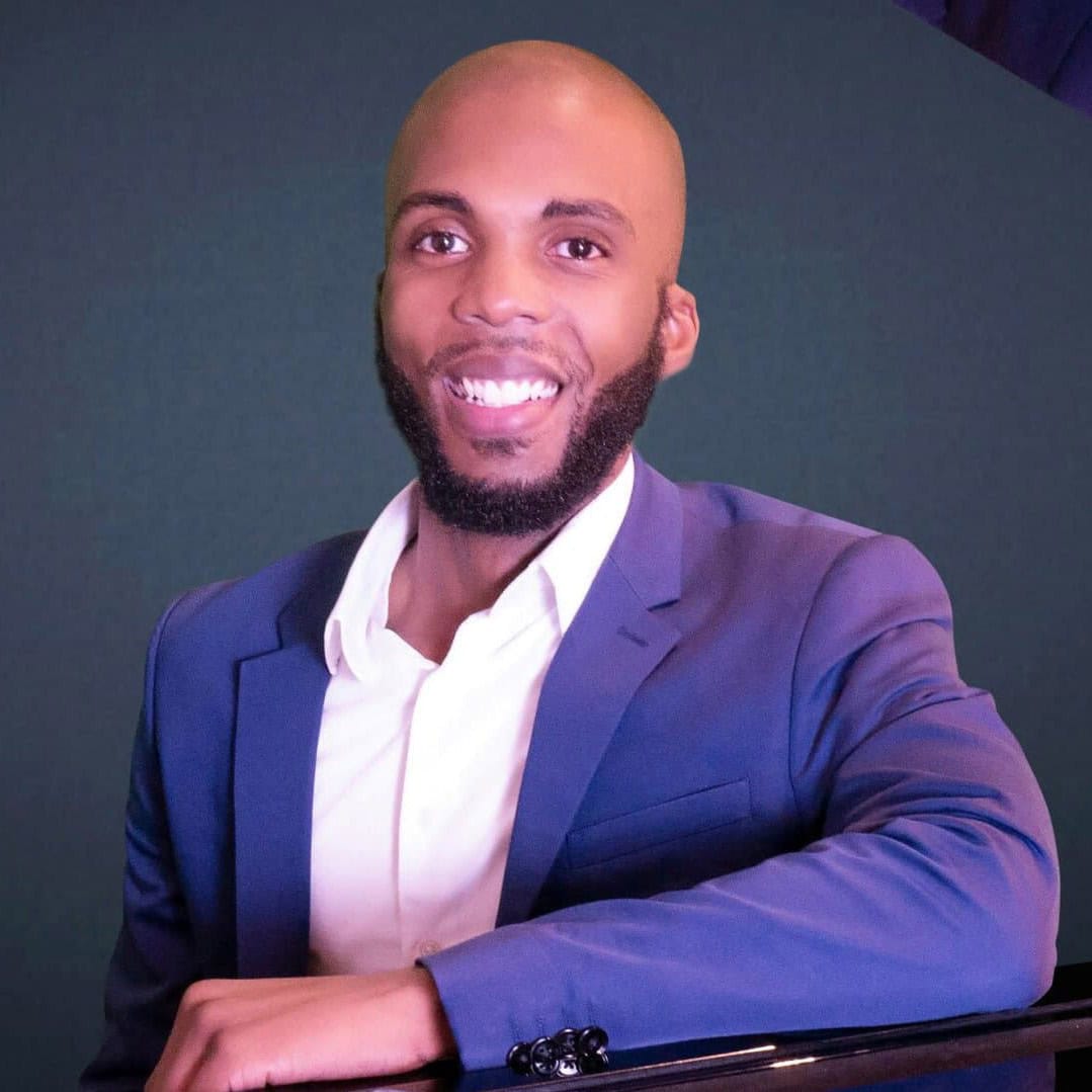 Amir Jones headshot
