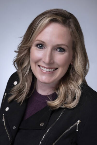 Erika Knapp headshot