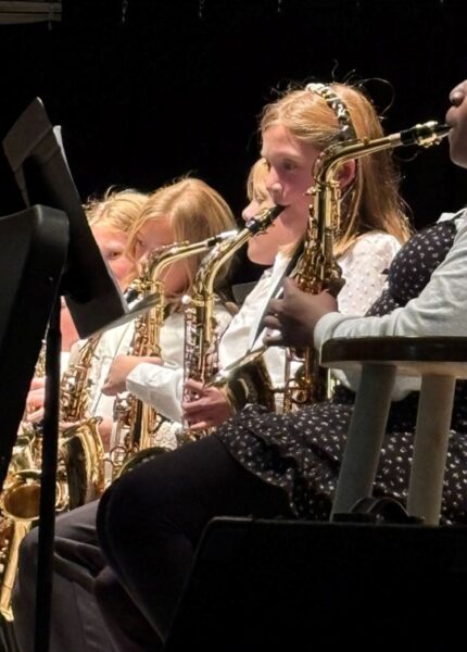 fourth grade band concert with focus on saxophone students